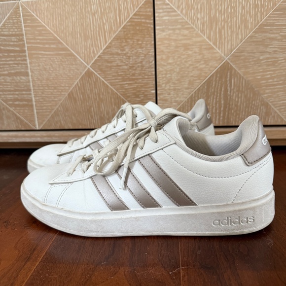 ADIDAS Grand Court Shoe - Picture 2 of 7